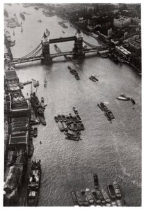 伦敦塔桥从齐柏林飞艇的鸟瞰图，1931年1933年 作者 不明