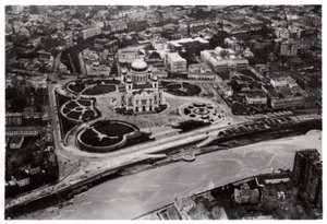1930年，1933年，齐柏林飞艇，苏联莫斯科救世主大教堂的鸟瞰图 作者 不明