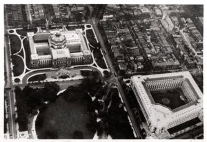 齐柏林飞艇上美国华盛顿特区国会图书馆的鸟瞰图，1928年，1933年 作者 不明