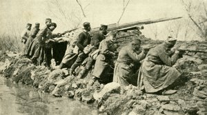 雨后：塞尔维亚步兵...在洪水中，第一次世界大战，c1915，c1920。 作者 不明