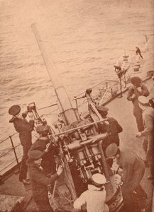 一支高射炮在英国战列舰上行动，c1917 1919 作者 不明