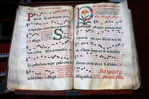 Antiphonal. The Circumcision of Jesus. Domus Galilaeae or House of Galilee is run by the Catholic organisation Neocatechumenal Way. Antiphonary, Mount of Beatitudes, Israel 作者 不明