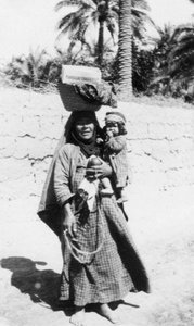 阿拉伯妇女和儿童，1917-1919年 作者 不明