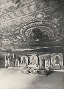 1926年从丹布拉的岩石庙宇中 作者 不明