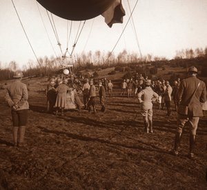 弹幕气球篮，c1914-c1918 作者 不明