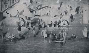 1924年在贝纳雷斯（Benares）沐浴 作者 不明