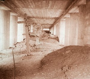 法国北部凡尔登的刺刀海沟，c1916-c1918。 作者 不明