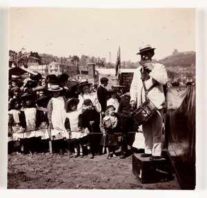 Beach entertainer, c 1905 作者 不明