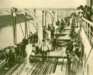 阿基塔尼亚号上的船钻。，摄于1930年。 作者 不明