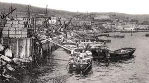 c1900s智利瓦尔帕莱索，Malecon河上的船 作者 不明