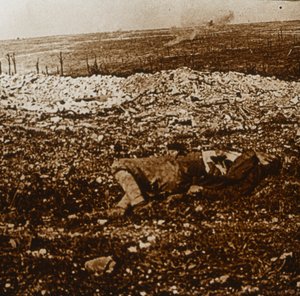 远处有弹幕射击的身体，c1914-c1918 作者 不明