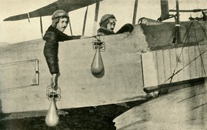 炸弹投掷器，1914-1918，c1920。 作者 不明