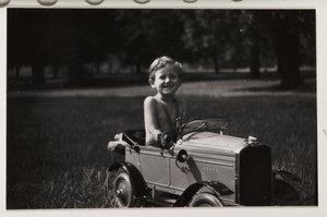 Boy driving a toy pedal car, c 1930 作者 不明