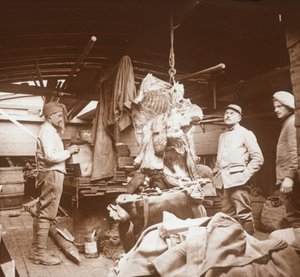 驳船上的屠夫，法国北部索姆，c1914-c1918 作者 不明