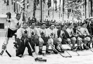 加拿大冰球队，冬季奥运会，德国加米许-帕坦克辛，1936年 作者 不明