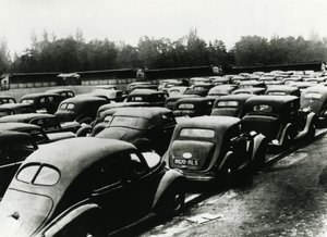 1940-1944年，被占领德国人没收的汽车，万森纳，巴黎 作者 不明