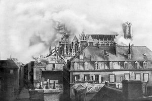 1914年法国炮击的兰斯大教堂起火 作者 不明