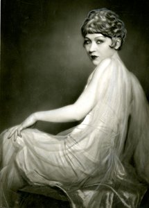凯瑟琳·赫斯林（Catherine Hessling），1920年代。 作者 不明