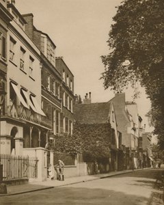 凯恩·沃克（Cheyne Walk），一条俯瞰河的娴静之路，记忆丰富，摄于1935年。 作者 不明