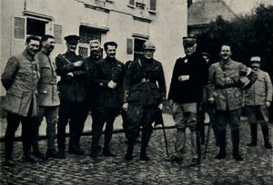 丘吉尔（Churchill）于1915年和1945年访问索姆河战场（Somme Battlefield）。 作者 不明