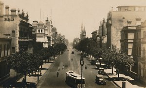 澳大利亚墨尔本柯林斯街（Collins Street），建于1920年代。 作者 不明