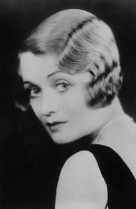 康斯坦斯·贝内特（Constance Bennett）1904-1965，美国女演员，二十世纪 作者 不明