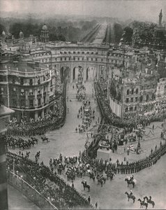 乔治五世国王和玛丽皇后的加冕典礼，伦敦，1911年。 作者 不明