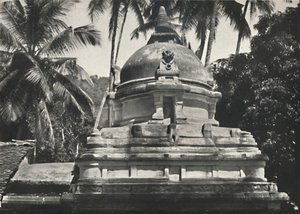 1926年在康提的圣牙寺中的Dagoba 作者 不明
