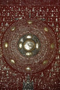 清迈Wat Chedi Luang的达摩轮。泰国 作者 不明