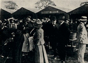 早于1910年的比航空器重的飞行，1945年。 作者 不明