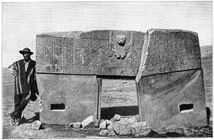 1901年，玻利维亚蒂亚瓦纳科，Akapana整体门的东面 作者 不明