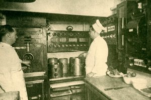 伦敦和东北铁路的电气火车厨房，1930年。 作者 不明
