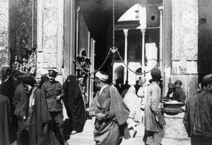 伊拉克卡齐曼清真寺的入口，1917-1919年 作者 不明