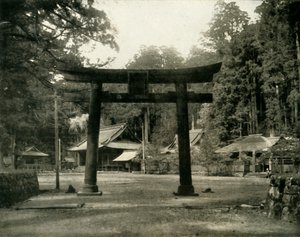 1936年，日本日光区的神道教神庙入口。 作者 不明