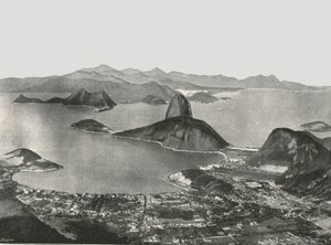 从1897年在巴西里约热内卢的科尔科瓦多山顶到海湾的入口。 作者 不明