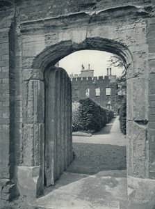 1926年从运动场进入教务长小屋 作者 不明