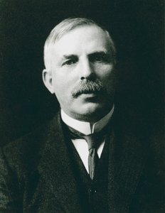 欧内斯特·卢瑟福（Ernest Rutherford）1871-1937年，诺贝尔物理学奖获得者，c1908年 作者 不明