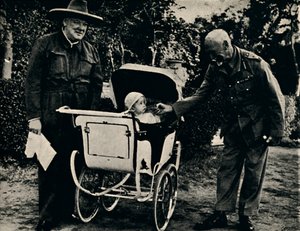 1942年和1945年，“体验与青年同在”。 作者 不明