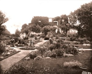 法纳姆城堡，萨里，奥尔德肖特附近，1894年。 作者 不明