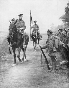 1918年8月31日，道格拉斯·黑格元帅复习了加拿大军队，德罗古特·奎恩特 作者 不明