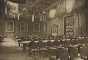 挂旗大礼堂，杂货店的强大伙伴在这里举行宴会，c1935年。 作者 不明