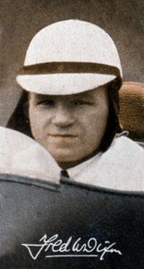 弗雷德·迪克森（Fred Dixon），英国摩托车手，1935年 作者 不明
