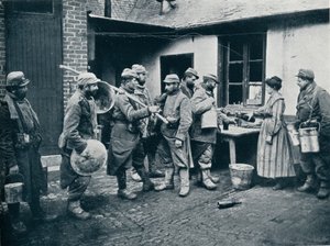 从战es中返回的法国士兵停止了进餐，c1914 作者 不明