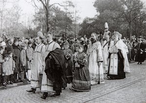 1928年10月19日在丹麦罗斯基勒举行的俄罗斯沙皇玛丽亚·费奥多罗夫娜葬礼 作者 不明