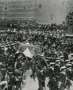 1910年5月20日在温莎举行的爱德华七世国王的葬礼。 作者 不明