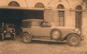 1927年，比利时布鲁塞尔古巴大使馆车库。 作者 不明