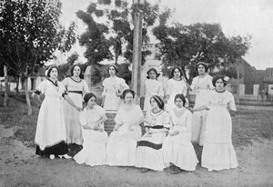 巴拉圭妇女团体，卡拉帕瓜，巴拉圭，1911年 作者 不明
