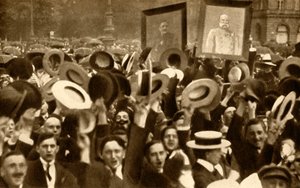 Hoch the Kaiser !：在1914年8月4日，德国柏林，在大街上欢呼的人群，1933年。 作者 不明