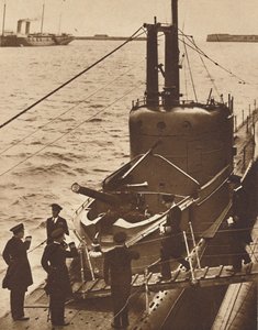 首页舰队访问-爱德华国王登上纳洛瓦尔号潜水艇，1936年1937年 作者 不明