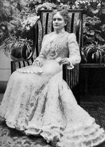 艾达·萨克斯顿·麦金莱（Ida Saxton McKinley），美国总统威廉·麦金莱（William McKinley）的妻子，摄于c1900年，1908年 作者 不明